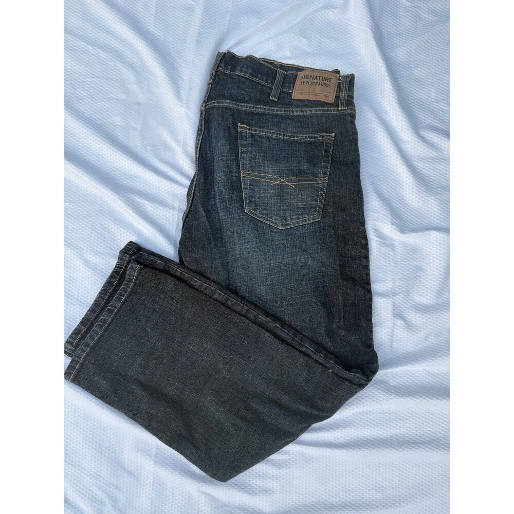 Jeans Signature by Levi Strauss Men's Deep Indigo Straight Jeans